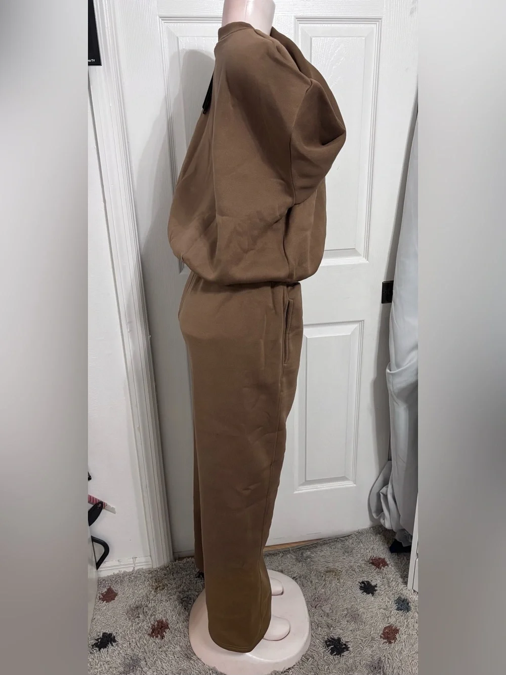 Relaxed Wide Leg Sweatpant Set in Brown
